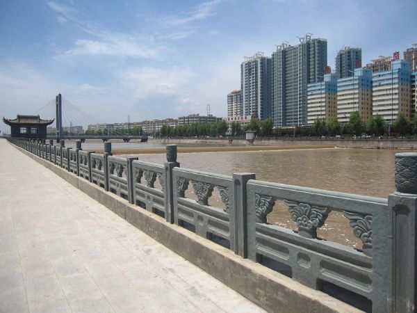 石栏杆、石栏板安装进行中