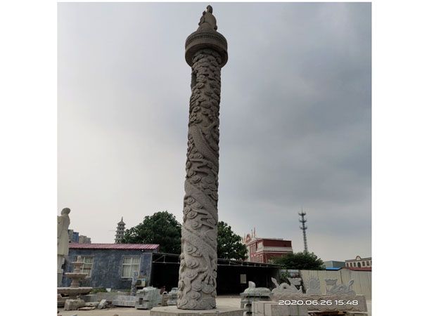 石雕龙柱
