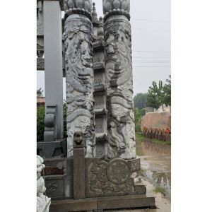 石雕龙柱